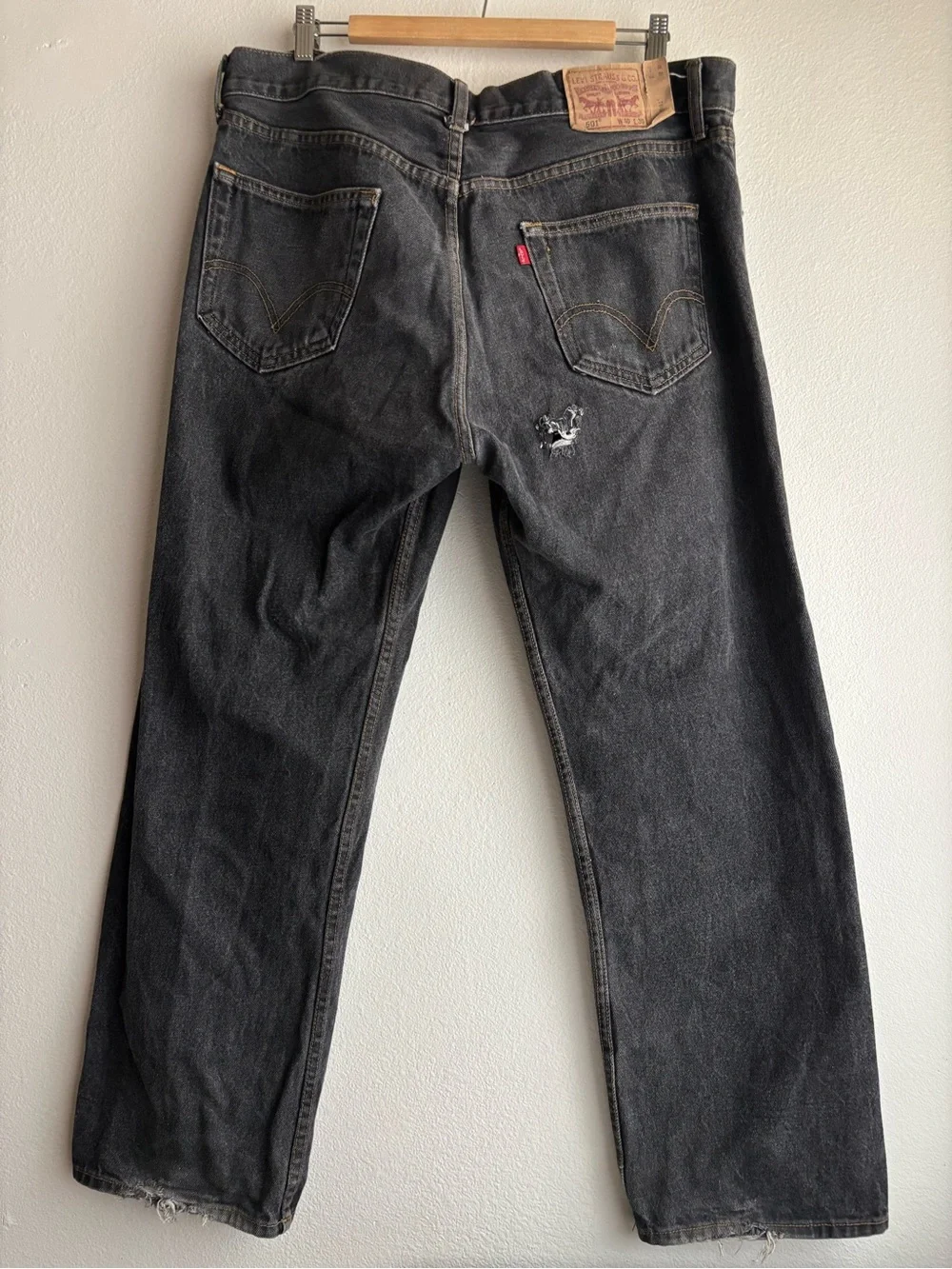 Levi’s 501 Original Straight Leg Button Fly Black Distressed Vintage 90s USA